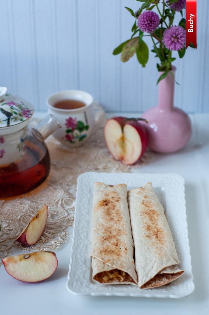 Рулетики с яблоками