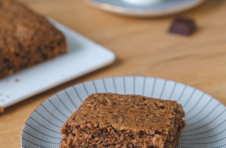 Пирог с шоколадом и изюмом