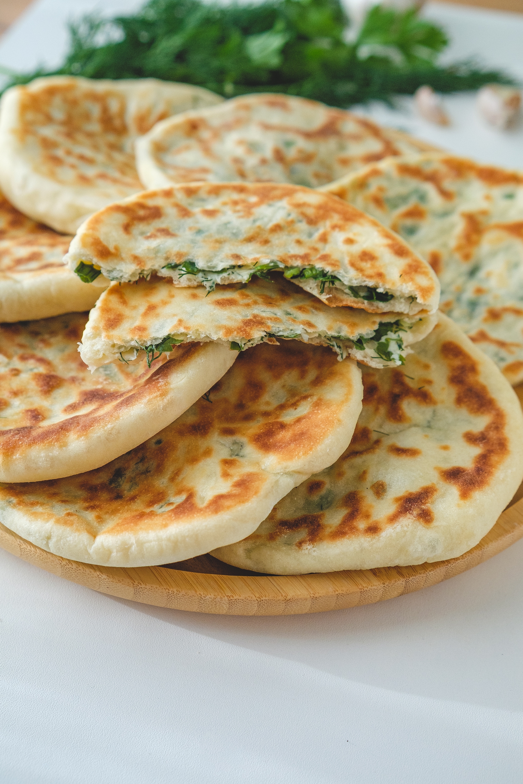 Лепёшки с сыром и зеленью1