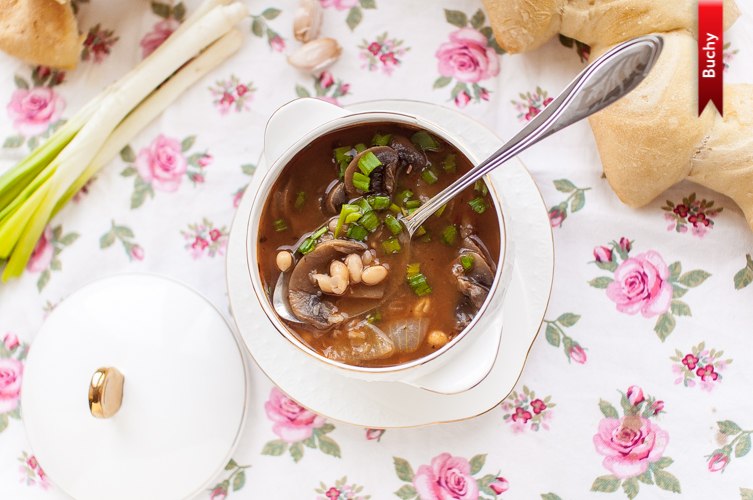 Бобовые в супах — это не только вкусно, но и сытно! Мы собрали для вас подборку ароматных супов с фасолью, чечевицей и нутом, которые согреют и насытят. Выбирайте рецепт по душе и готовьте с удовольствием!8