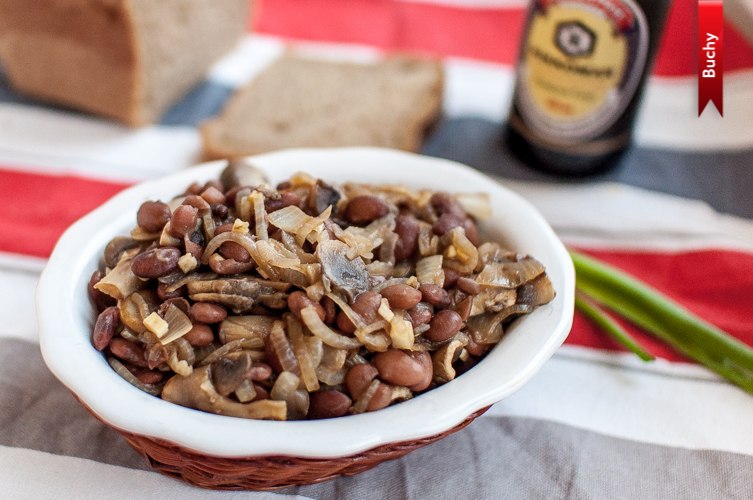 Ищете идеи для салатов с грибами? У нас есть несколько сытных и вкусных вариантов, которые разнообразят ваше меню. От теплых до слоеных — выбирайте, что по душе!3